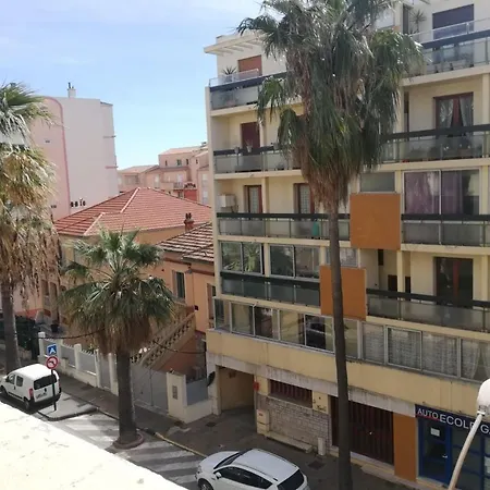Sunny In The Heart Of Apartment Hyeres